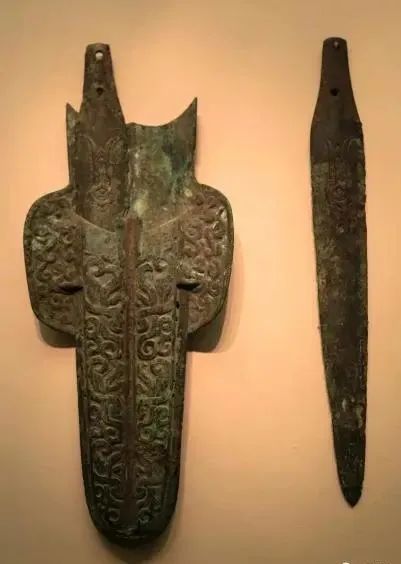 宝鸡古(弓鱼)国文物亮相《古蜀瑰宝》见证文明交流互鉴 宝鸡古(弓鱼)国文物亮相《古蜀瑰宝》见证文明交流互鉴