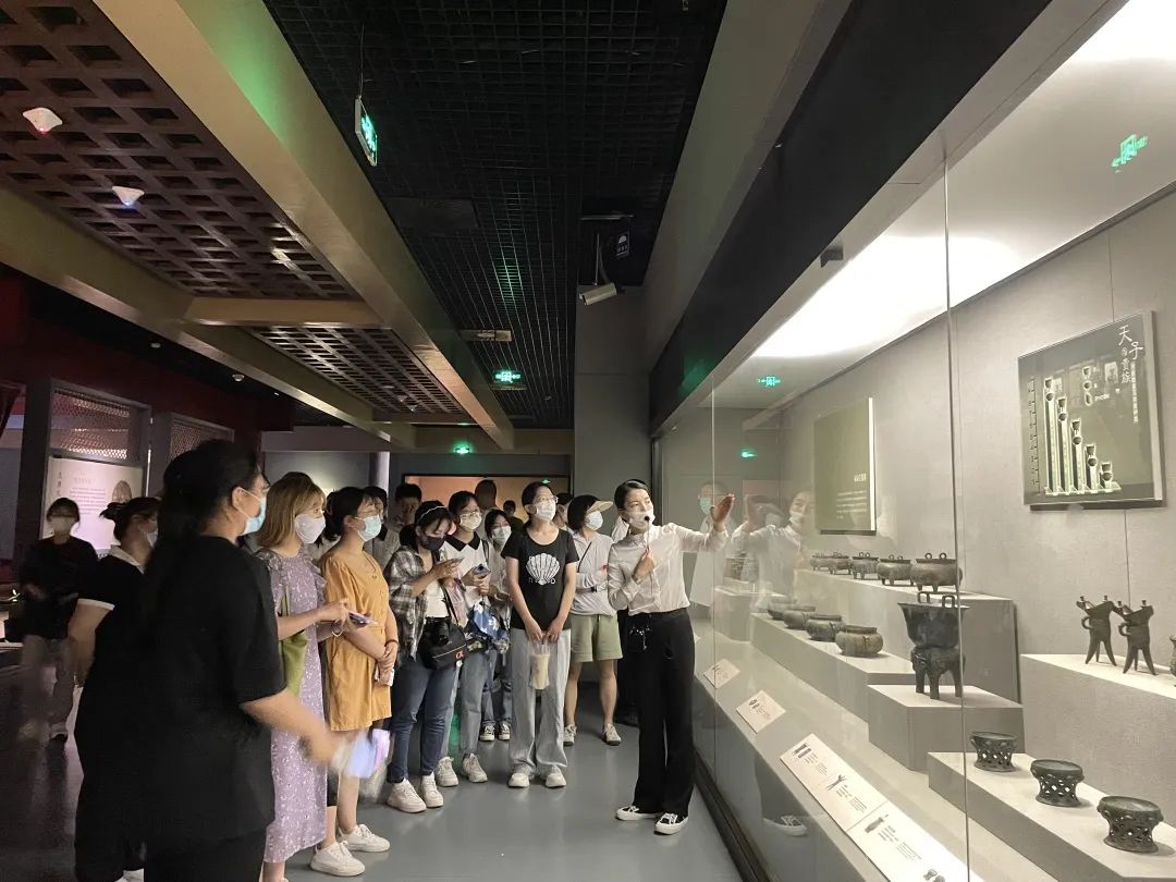 “返家乡”大学生走进宝鸡青铜器博物院