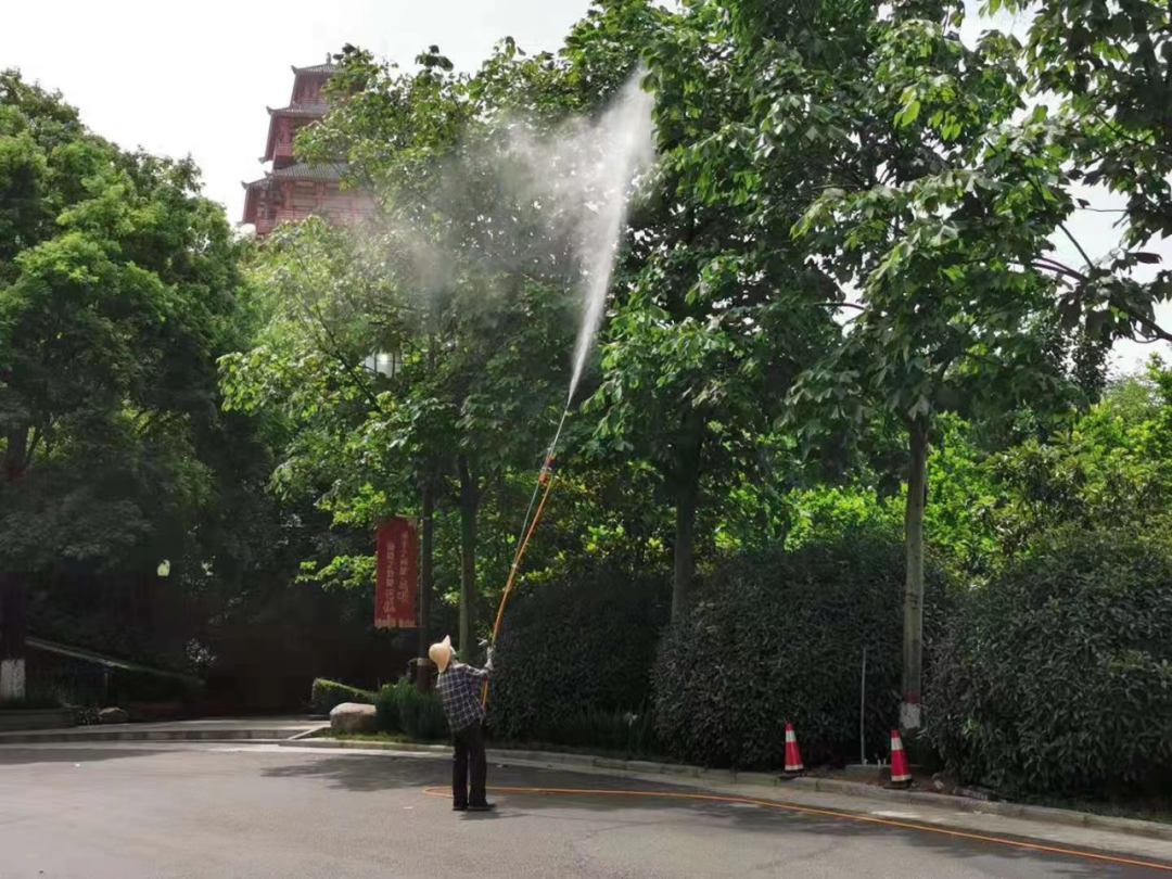 强化服务意识  提升保障水平  打造优质景区