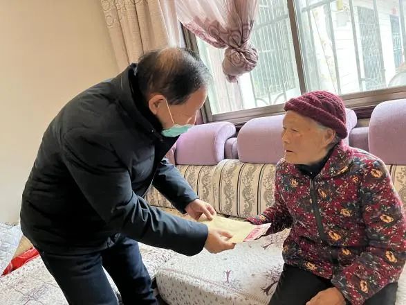 宝鸡青铜器博物院开展“春节送温暖”走访慰问活动 宝鸡青铜器博物院开展“春节送温暖”走访慰问活动