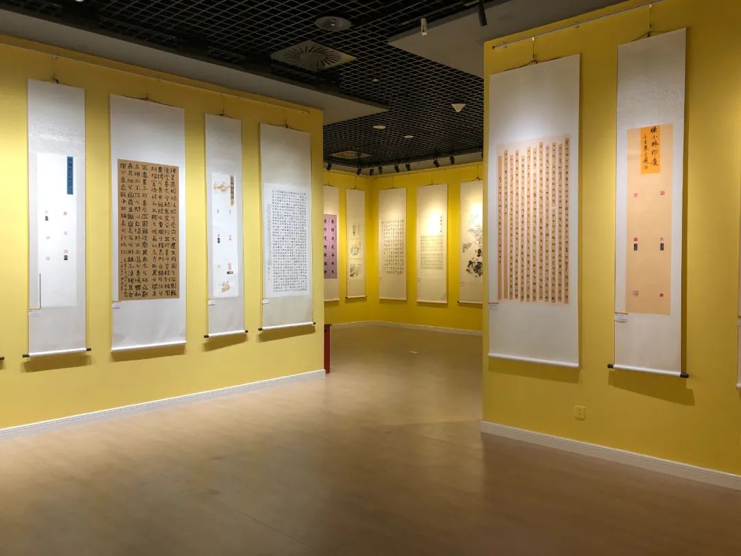 纪念毛泽东同志在延安文艺座谈会上的讲话发表80周年|《艺•疫》书画篆刻作品展在我院展出 纪念毛泽东同志在延安文艺座谈会上的讲话发表80周年|《艺•疫》书画篆刻作品展在我院展出