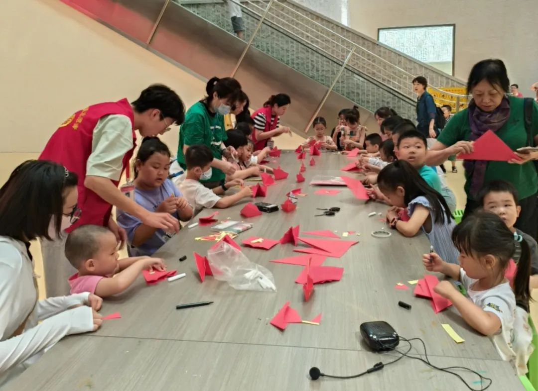 “传承红色基因 致敬最可爱的人”宝鸡青铜器博物院开展八一建军节主题教育活动 “传承红色基因 致敬最可爱的人”宝鸡青铜器博物院开展八一建军节主题教育活动
