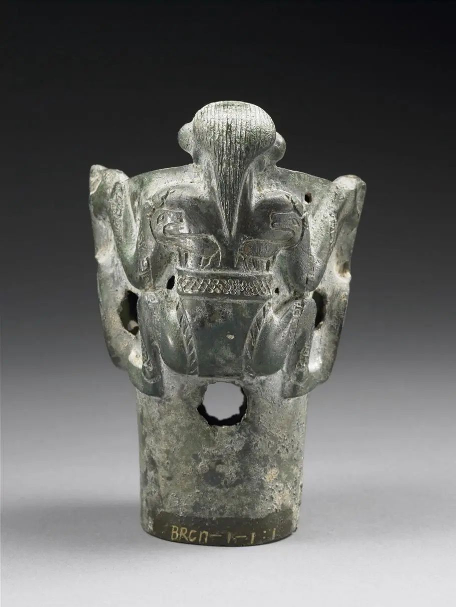 宝博微课堂:西周人兽纹辕饰 宝博微课堂:西周人兽纹辕饰