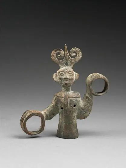 宝鸡古(弓鱼)国文物亮相《古蜀瑰宝》见证文明交流互鉴 宝鸡古(弓鱼)国文物亮相《古蜀瑰宝》见证文明交流互鉴