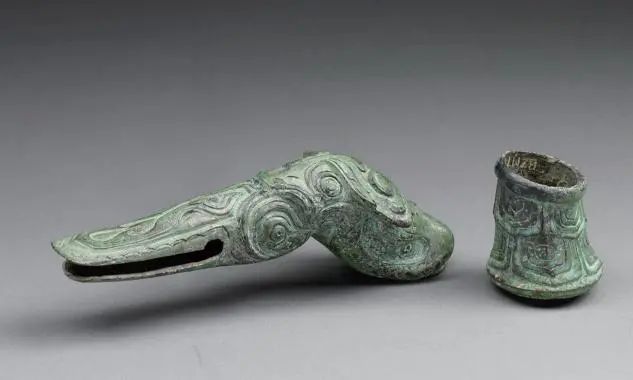 宝博微课堂:西周兽首铜旄 宝博微课堂:西周兽首铜旄