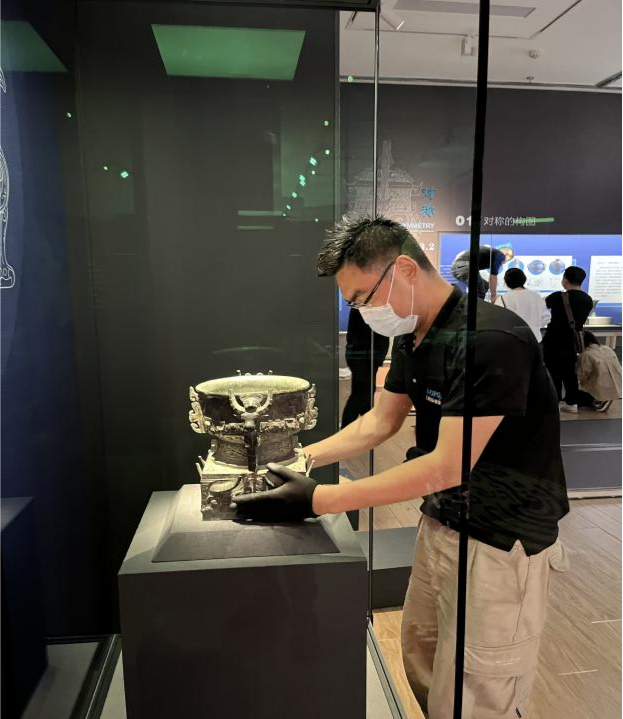 “繁简之间” 震撼登场——宝鸡出土青铜器纹饰艺术展在杭州市临平区博物馆开展啦! “繁简之间” 震撼登场——宝鸡出土青铜器纹饰艺术展在杭州市临平区博物馆开展啦!