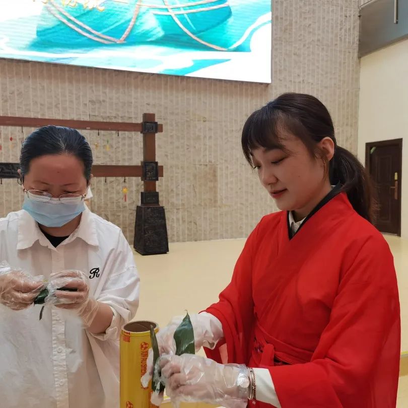 粽叶飘香五月五、浓情端午共安康