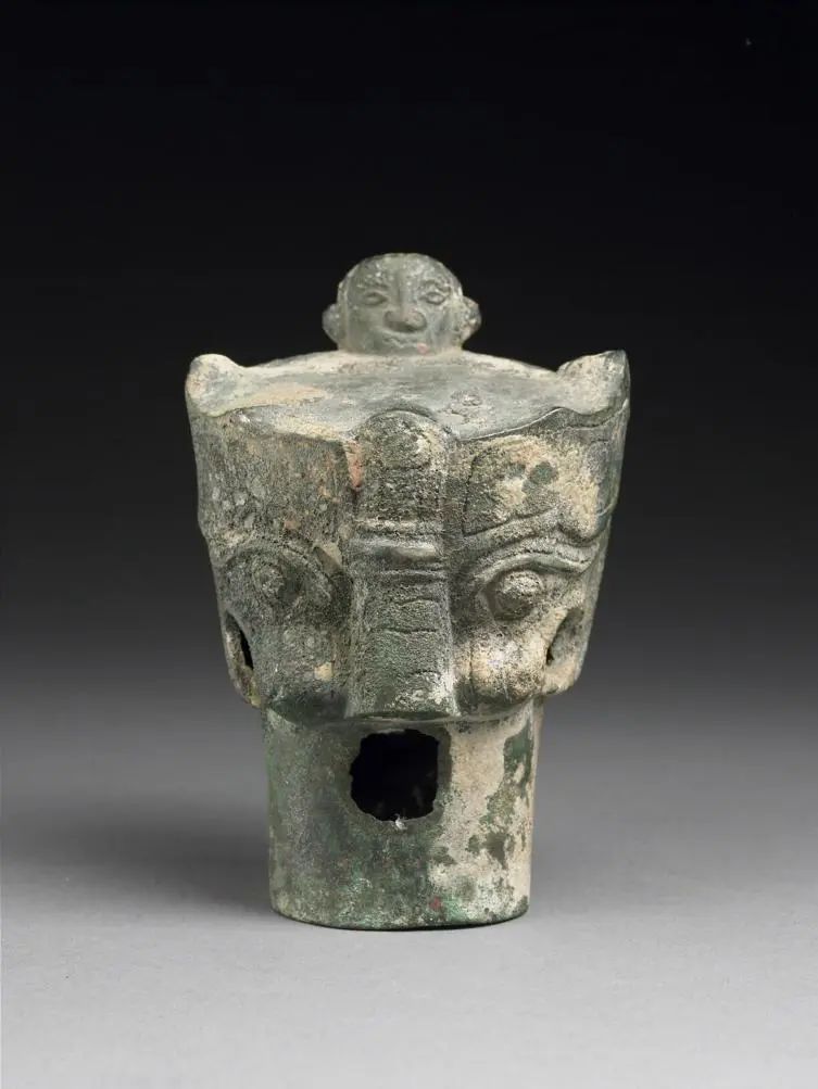 宝博微课堂:西周人兽纹辕饰 宝博微课堂:西周人兽纹辕饰