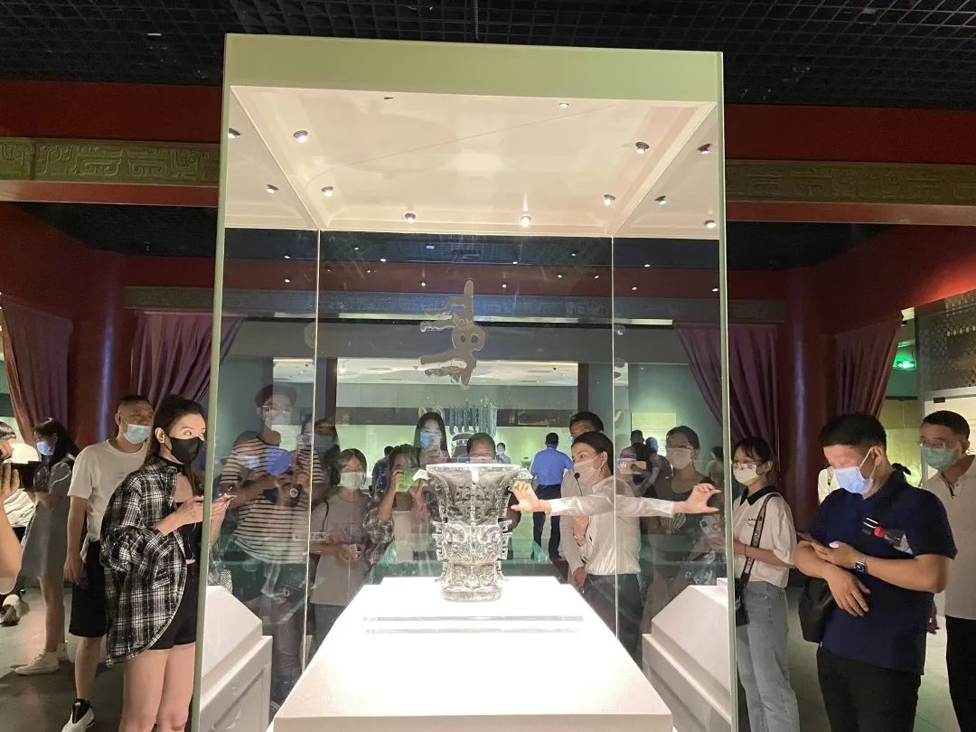 “返家乡”大学生走进宝鸡青铜器博物院