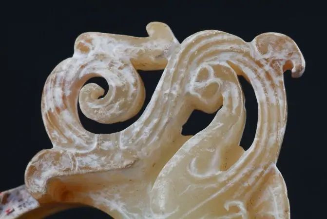 宝博微课堂:汉龙纹韘形佩 宝博微课堂:汉龙纹韘形佩