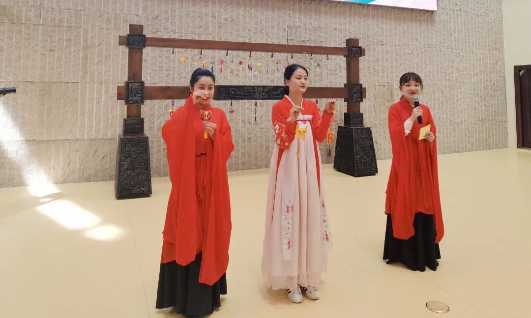 粽叶飘香五月五、浓情端午共安康