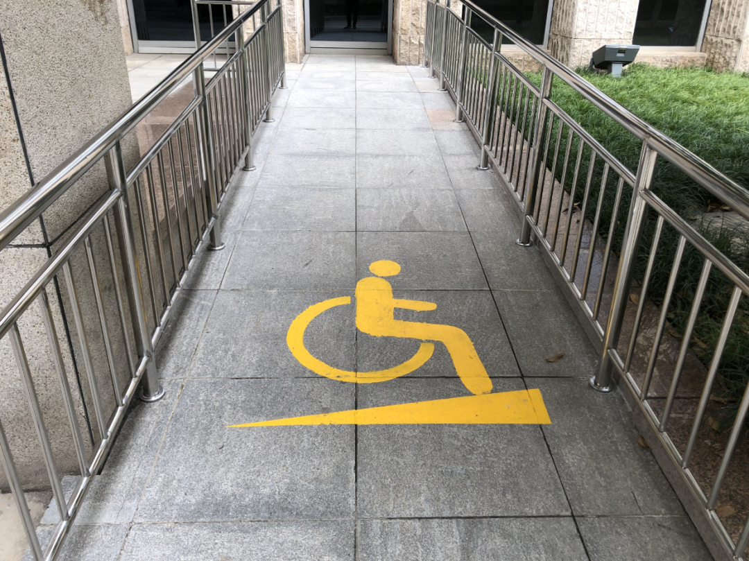 强化服务意识  提升保障水平  打造优质景区