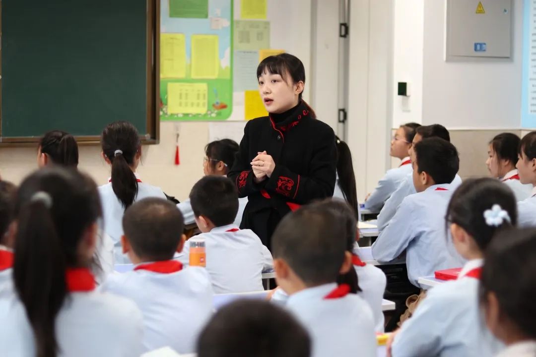 科技之春伴我行——流动博物馆进校园 科技之春伴我行——流动博物馆进校园