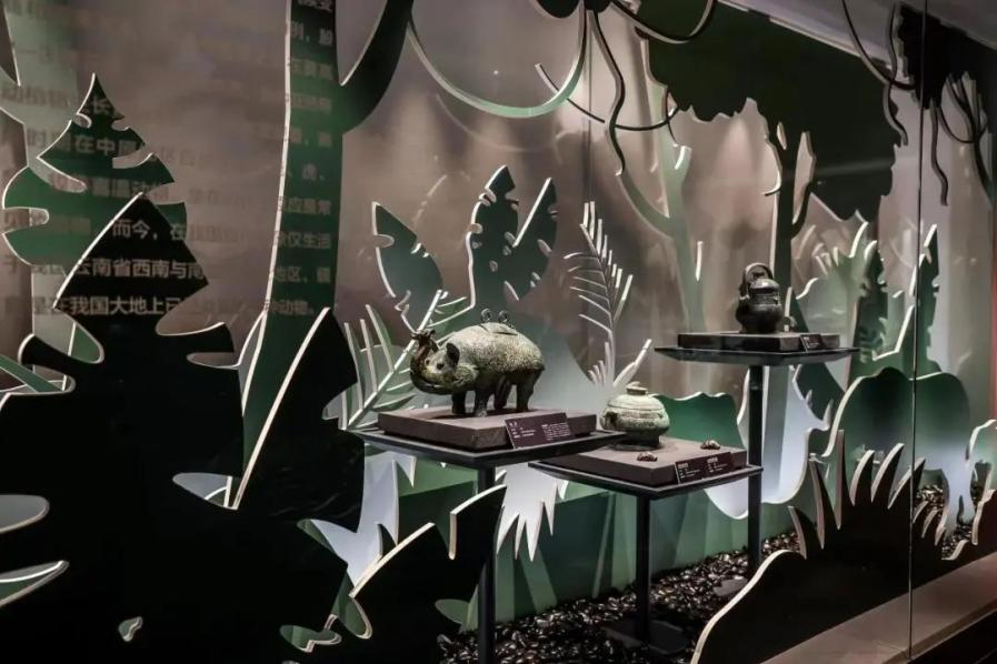 “繁简之间” 震撼登场——宝鸡出土青铜器纹饰艺术展在杭州市临平区博物馆开展啦! “繁简之间” 震撼登场——宝鸡出土青铜器纹饰艺术展在杭州市临平区博物馆开展啦!