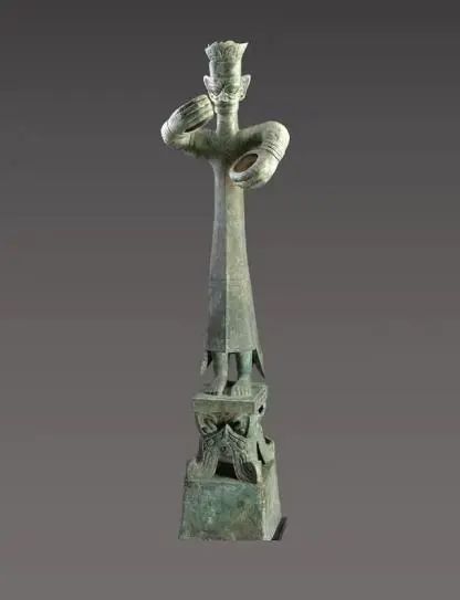 宝鸡古(弓鱼)国文物亮相《古蜀瑰宝》见证文明交流互鉴 宝鸡古(弓鱼)国文物亮相《古蜀瑰宝》见证文明交流互鉴