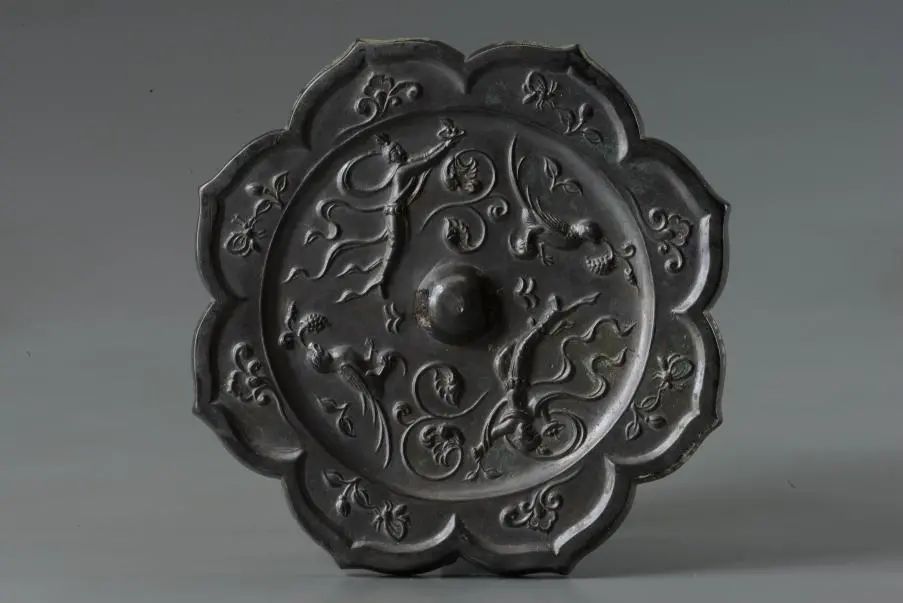 宝博微课堂：唐飞天花鸟纹菱缘镜