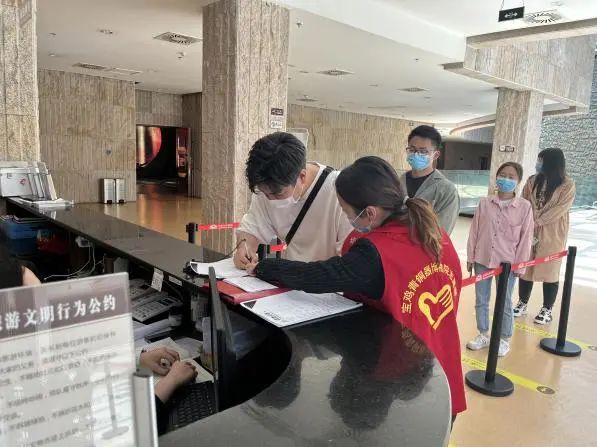 宝鸡青铜器博物院开展“感悟中华文化 享受美好旅程”中国旅游日志愿服务宣传活动