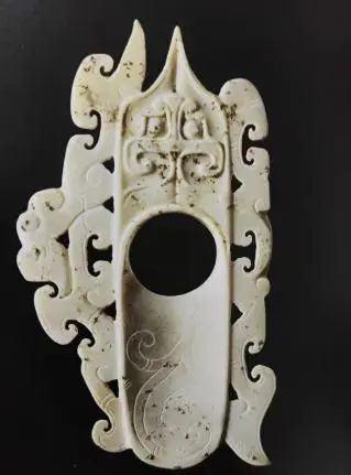 宝博微课堂:汉龙纹韘形佩 宝博微课堂:汉龙纹韘形佩